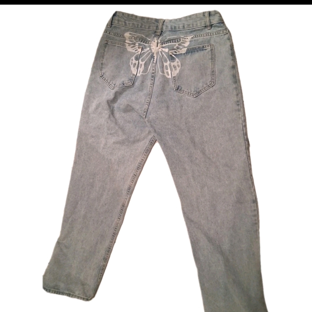 Stylish Women's Straight Leg Jeans with Butterfly Detail